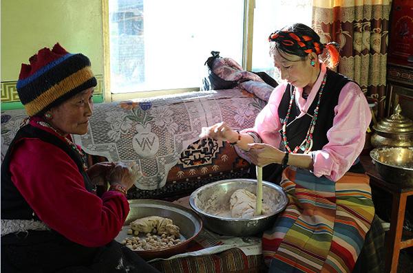 藏族特色新年習俗 藏族新年活動 藏族特色新年習俗 藏族新年活動