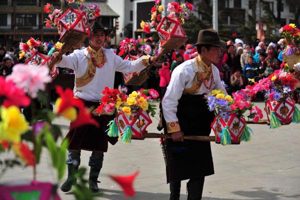 藏族特色新年習俗 藏族新年活動 藏族特色新年習俗 藏族新年活動