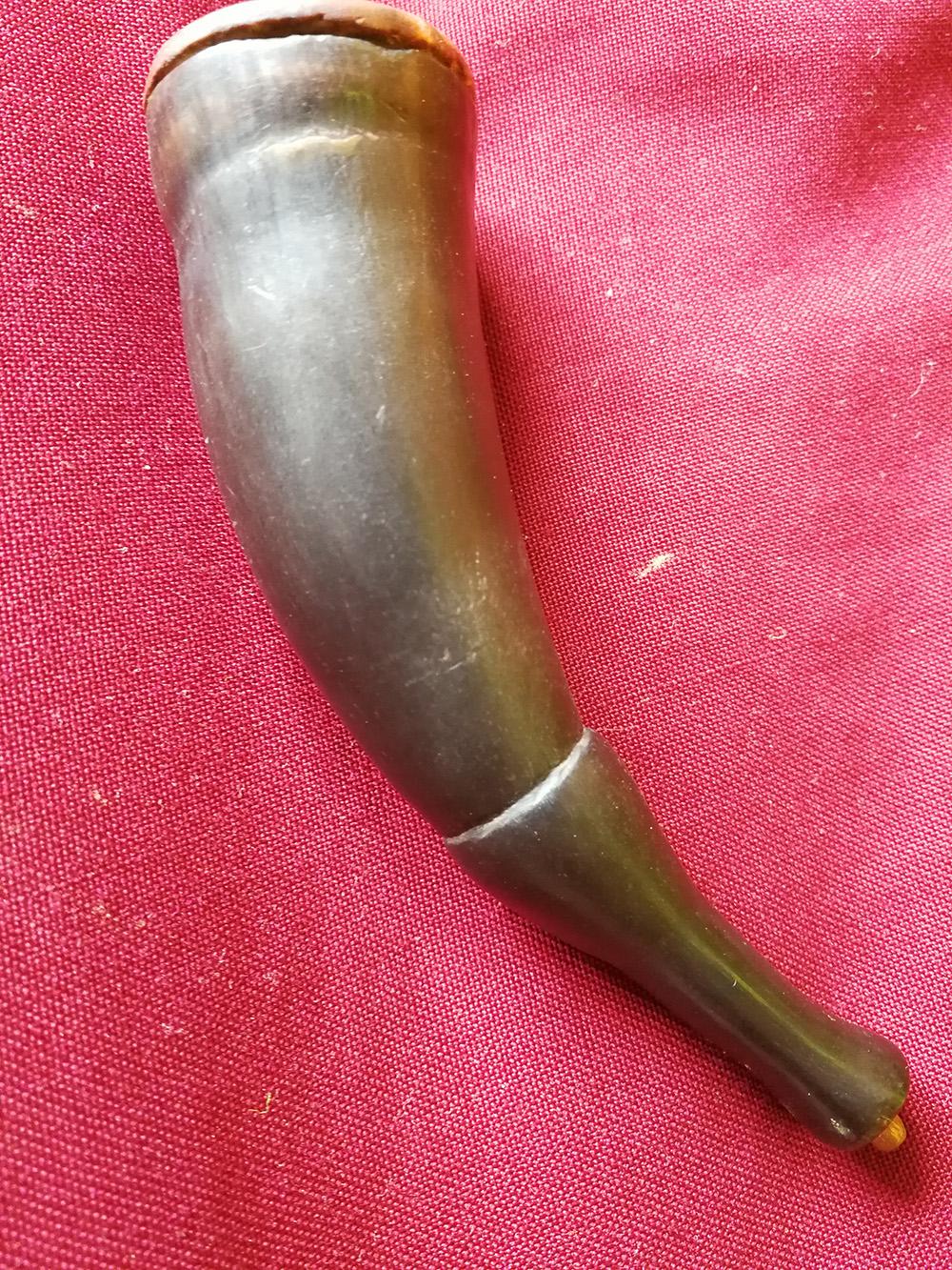 1558940788176265.jpg 老百姓自制的鼻煙角。(張國華 攝)IMG_20170318_160710.jpg