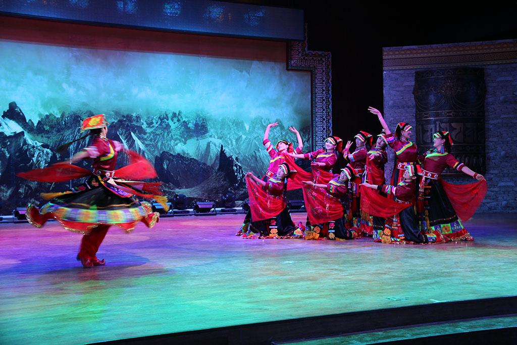 1462432389737303.jpg 卓尼縣五彩藏族風情演藝公司.jpg